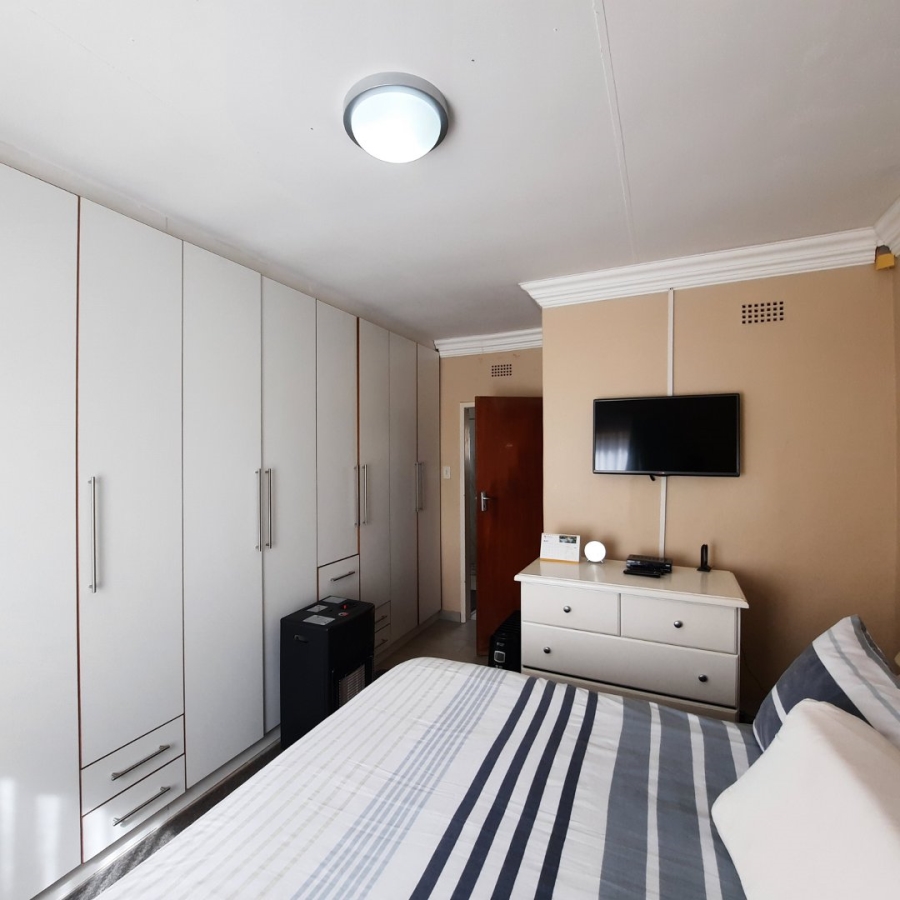 2 Bedroom Property for Sale in Langenhovenpark Free State